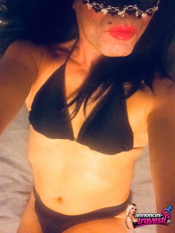 Jeune bimbo sexy trav orientale reçois Beur black tbm