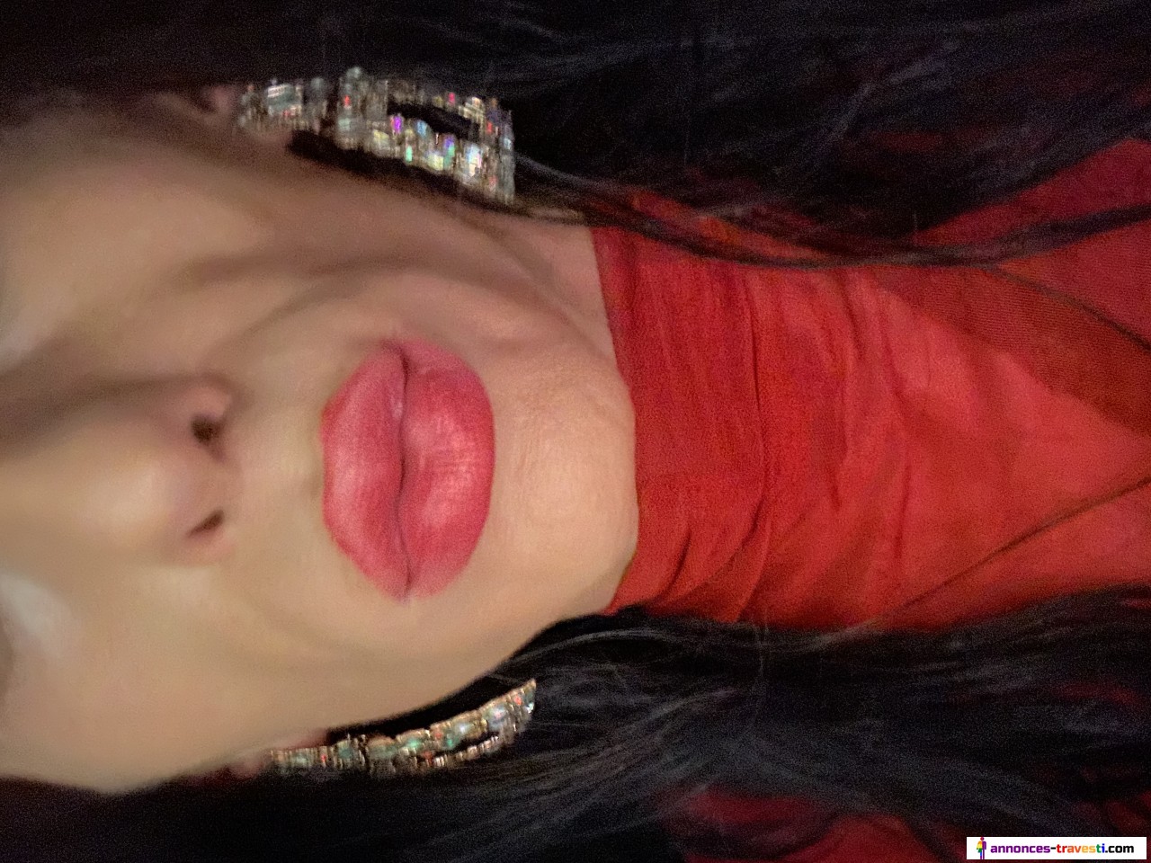 Lola 29 ans trav dans le 14eme.