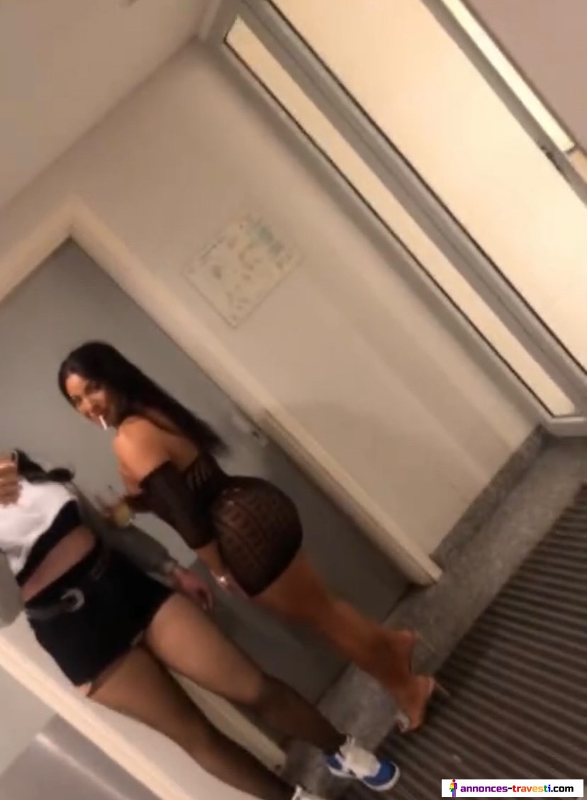 Encore dispo mdr 3 jours j’ai pas dodo mamaaaa et toujours propre et fraîche
