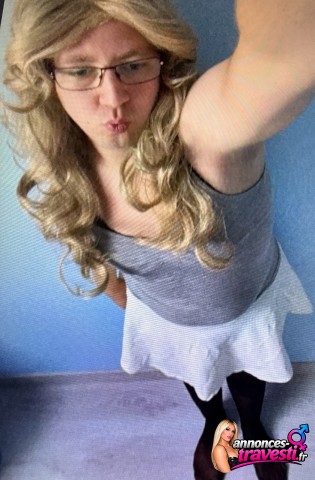 Sissy en cachette