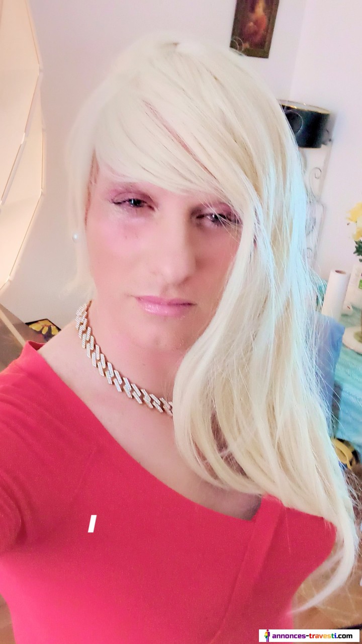 Jolie blonde à remplir par beau rebeu black pakistanais .