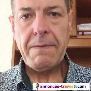 homme cherche a rencontrer une tres belle femme blonde transexuelle ou travestit  pour trio gang bang reel