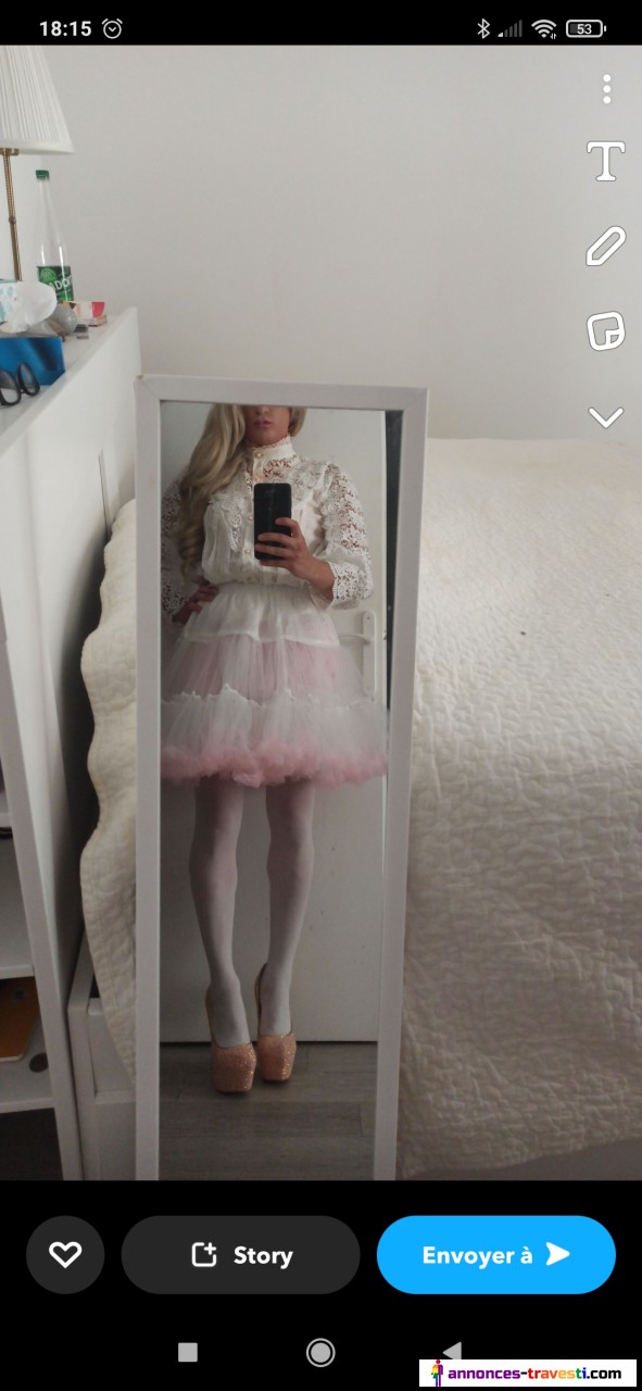 Bukkake pour travesti en foyer