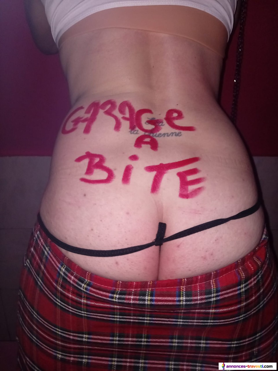 Pur DZ fait tourner sa pute gauloise
