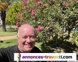 Homme voulant se faire sucer