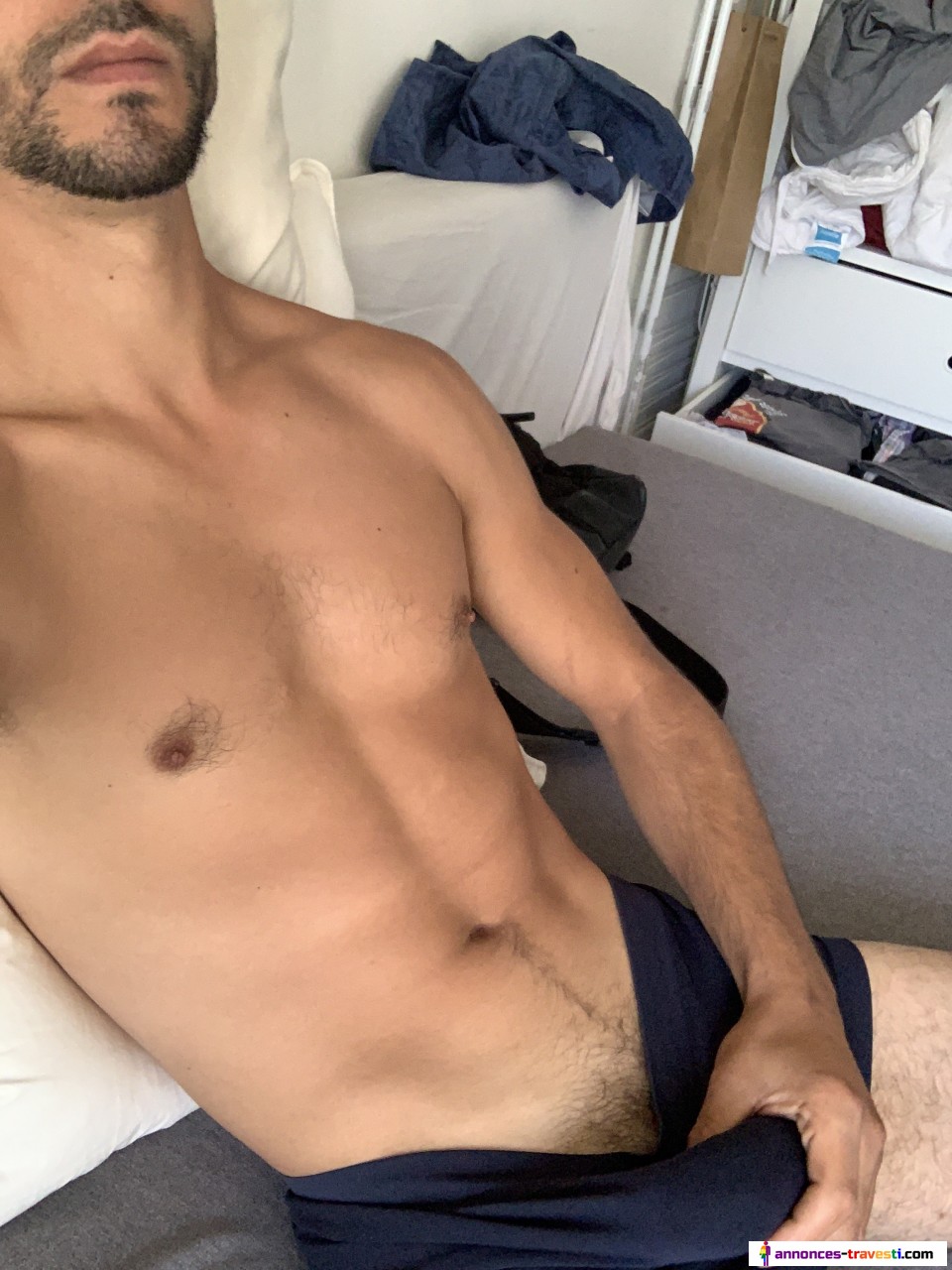 JH 32 ans bien fait cherche sa jeune femelle
