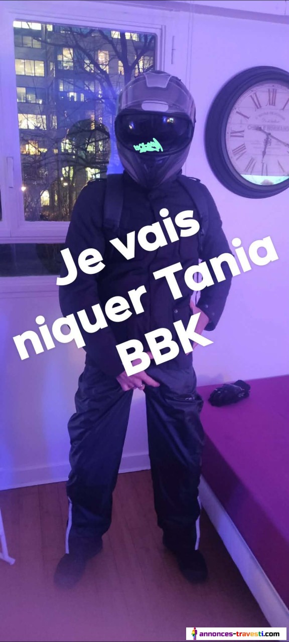 MissKelba grosse salope 94 qui Encaisse venez me voir !! direct a 4 pattes porte entrouverte