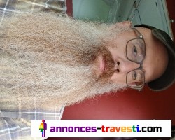 Je cherche un plan q soit avec une femme transe ou une travestie